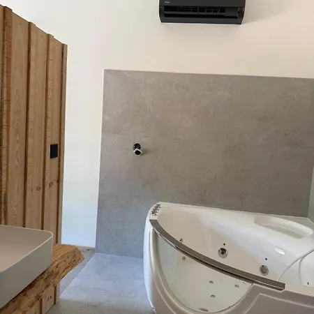 8 Pers - Piscine & Jacuzzi - 15km Bordeaux Villa